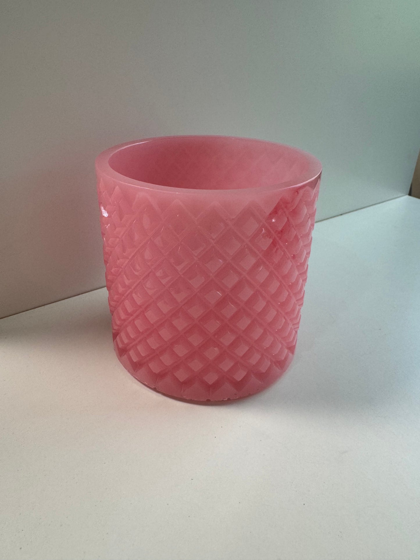 Pink pencil holder diamond design